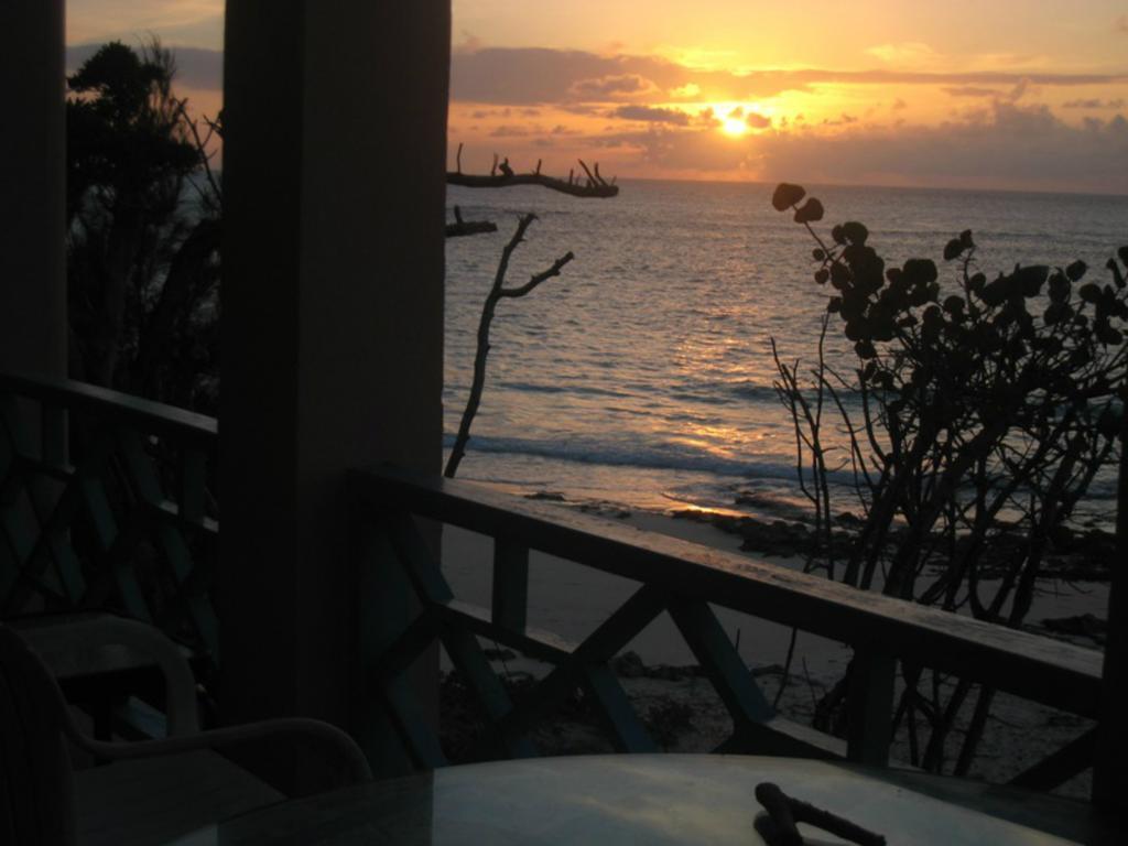 Grape Bay Cottages Mount Pleasant Extérieur photo